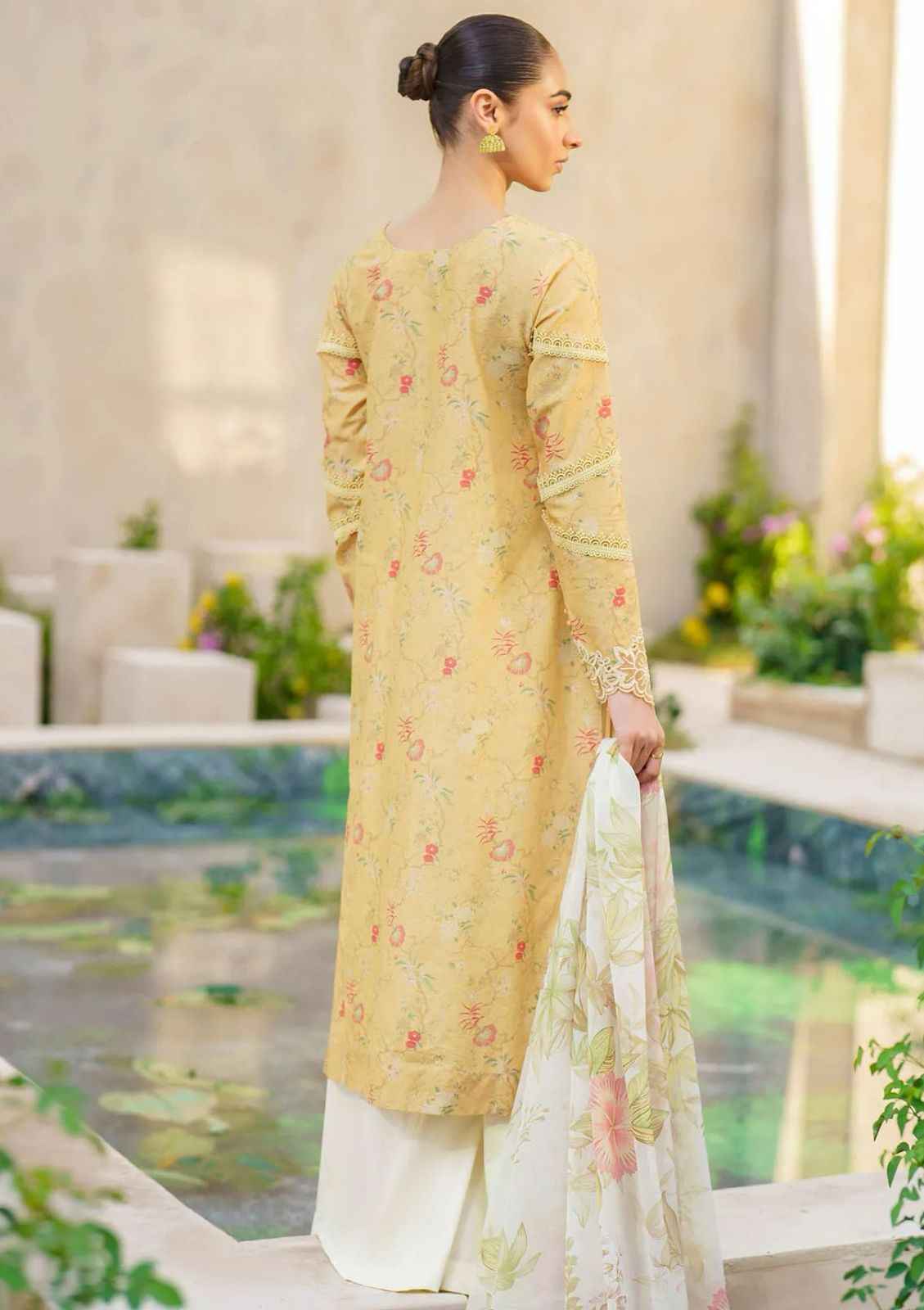 IZNIK – Luxury Lawn Collection 2025